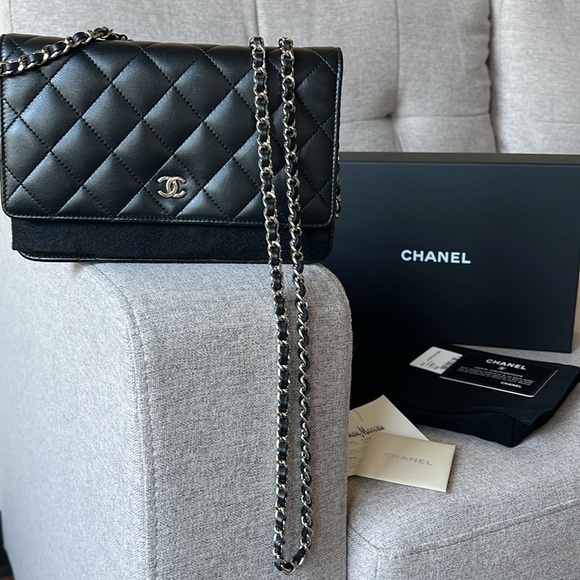 Chanel Wallet On Chain Black Lambskin Like New - Picture 17 of 17